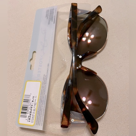 Foster Grant Women's mirrored Classic Fashion Sunglasses - Picture 4 of 7